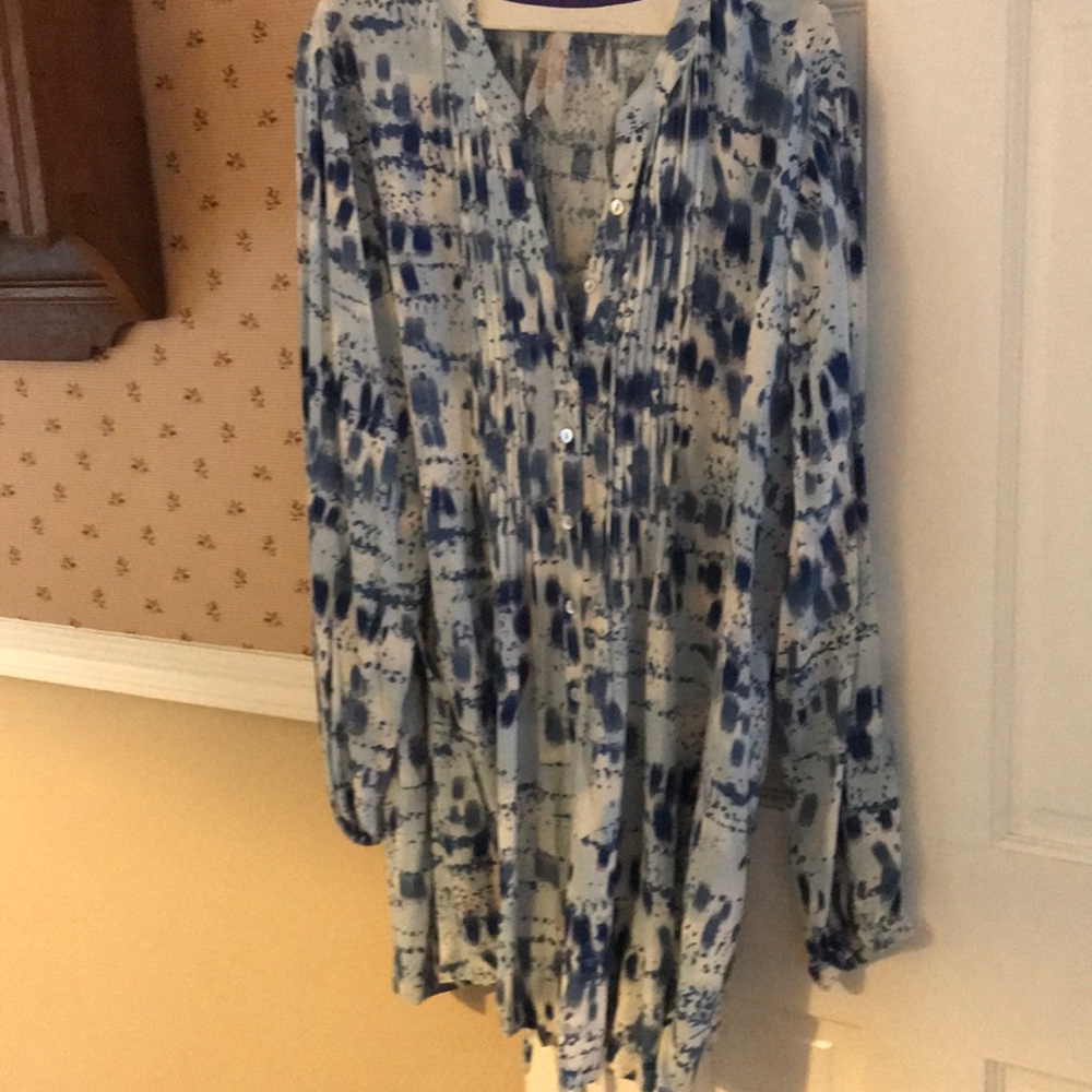 Pretty tie back tunic. Hardly worn